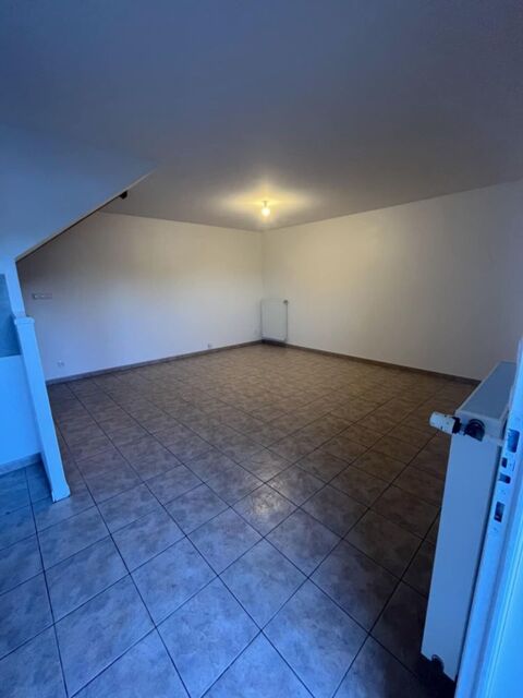  Maison � louer 4 pi�ces 70 m� Sabl�-sur-sarthe