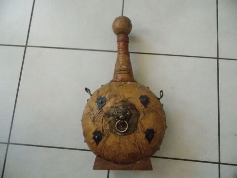 grande bouteille ancienne envelopp� de cuir 25 Saint-Rem�ze (07)