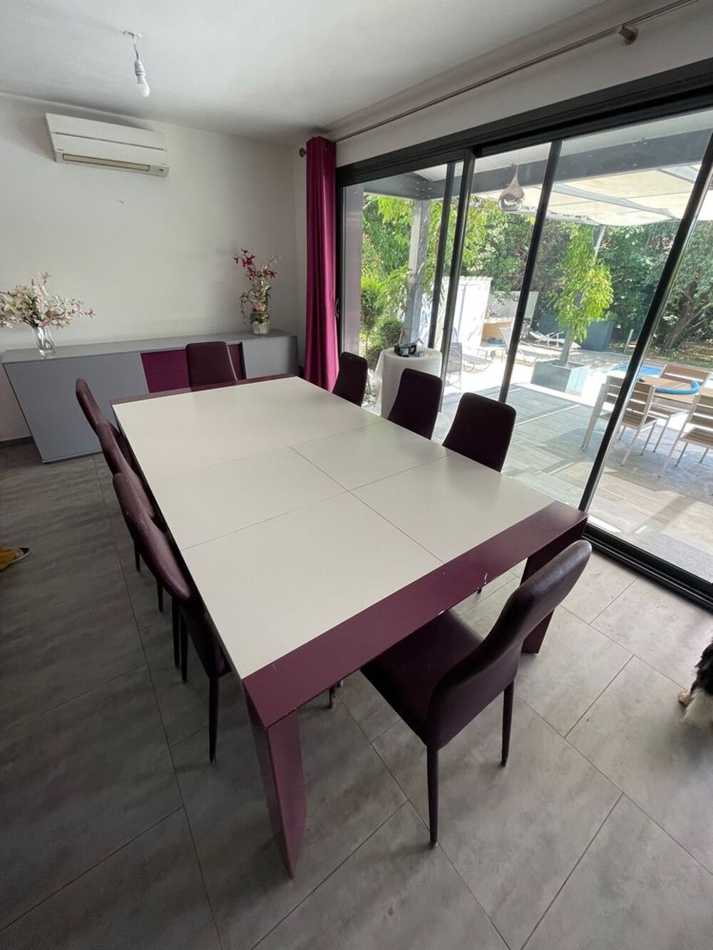 table blanche moderne, carr&eacute;; 1.20m+ 2 allonges de 0.60m , 
Dcoration
