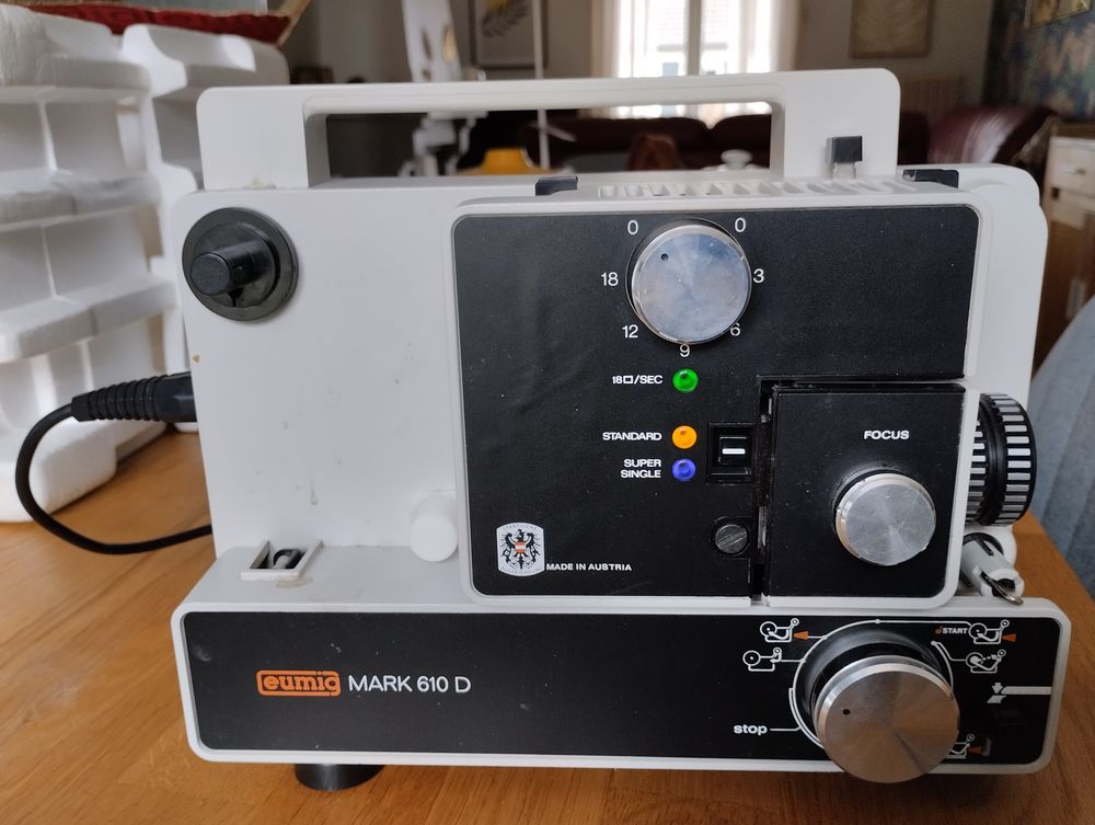 Projecteur films 8 mm - Eumig Mark 610 D - 100W - 12V - 
Photos/Video/TV