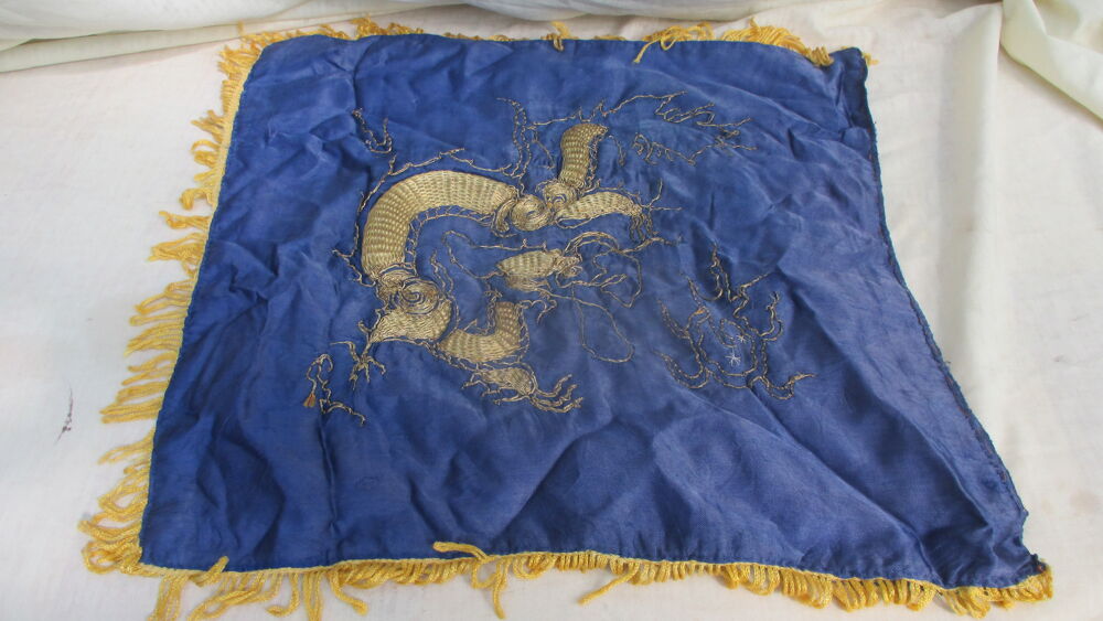 tr&egrave;s rare ancien fanion militaire. 