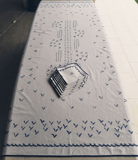 Service de table 8 couverts 45 Marignane (13)