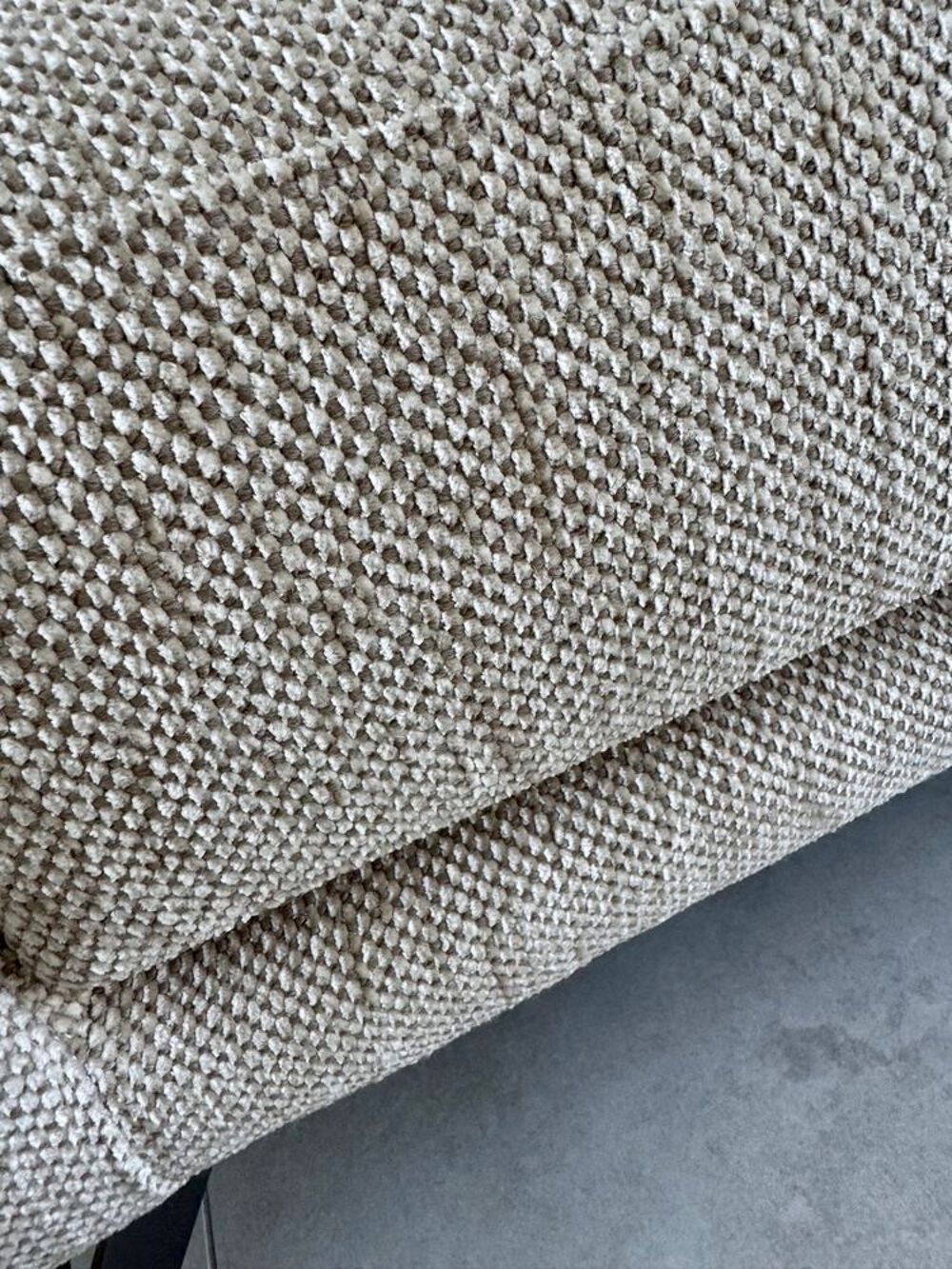 Canap&eacute; et pouf roche bobois neuf couleur beige sable Meubles