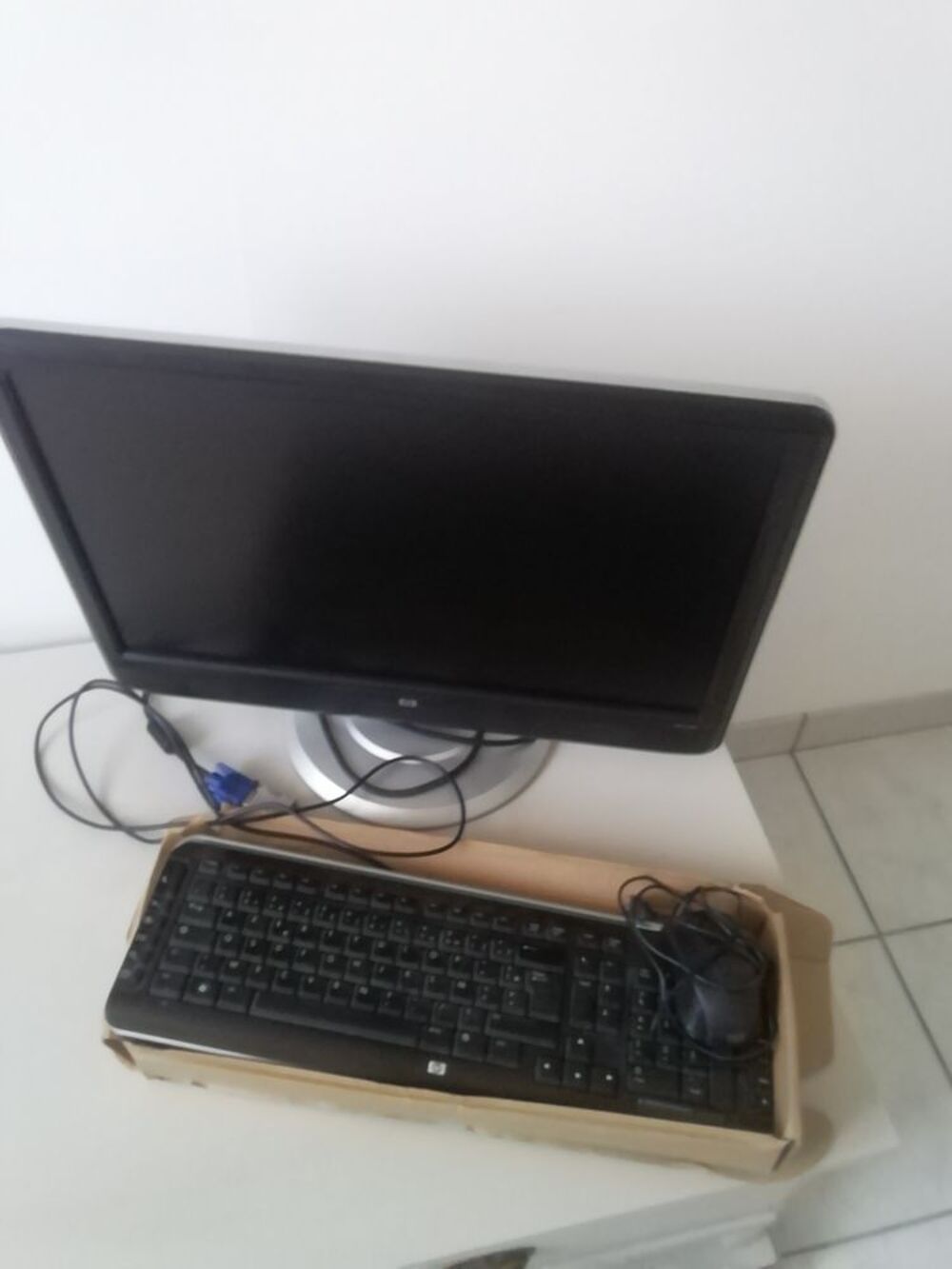 Lot &eacute;cran souris clavier Matériel informatique