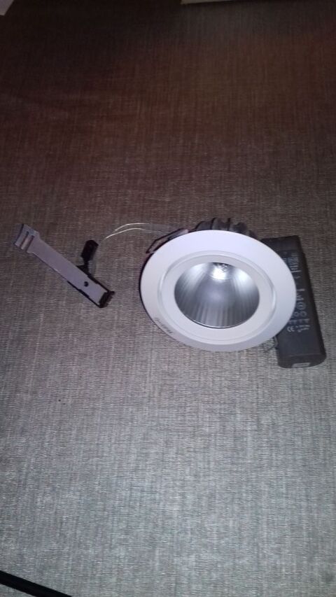 Spots 120, lampe 12V 5 Marsaneix (24)