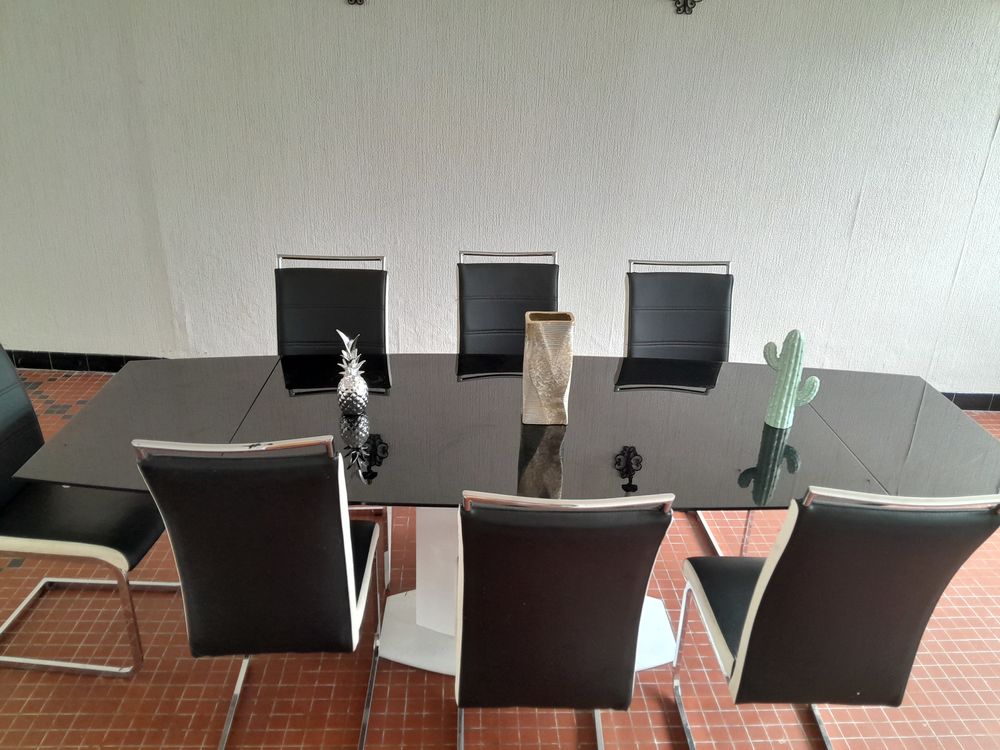 Table de salle &agrave; manger Meubles