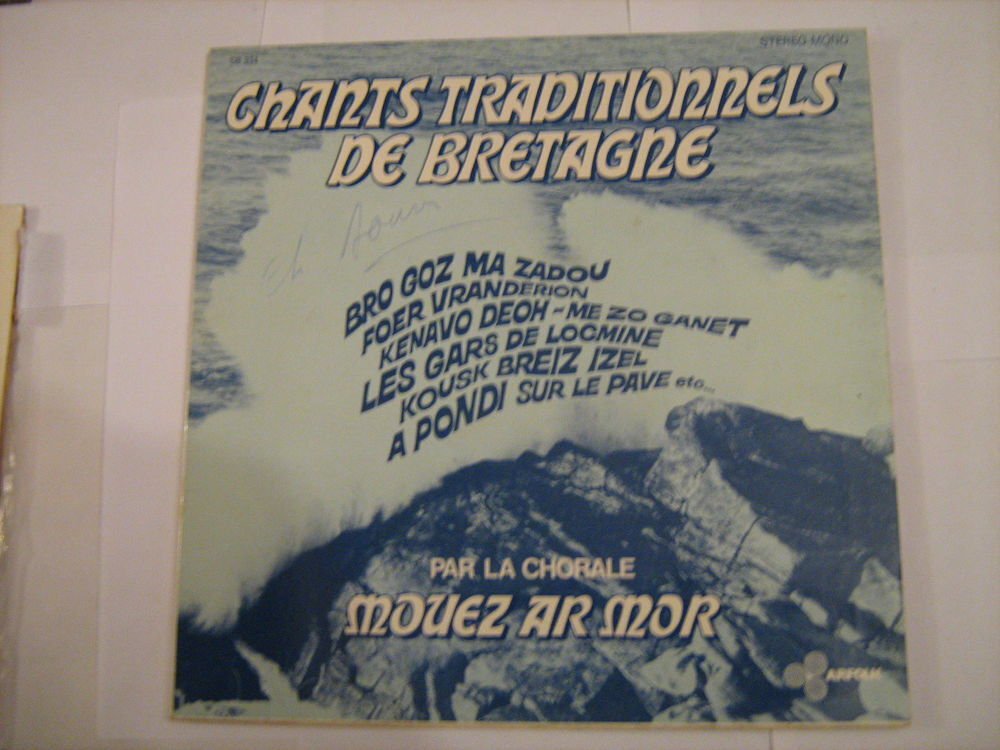 33 T CHANTS TRADITIONNEL DE BRETAGNE par la chorale MOUEZ AR CD et vinyles