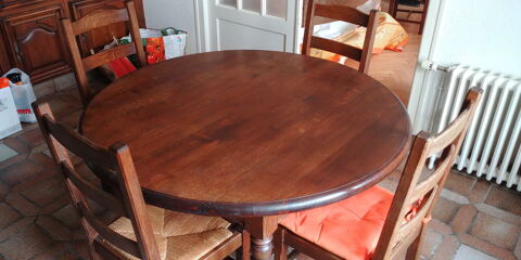 Table ronde en chne massif 650 Quimper (29)