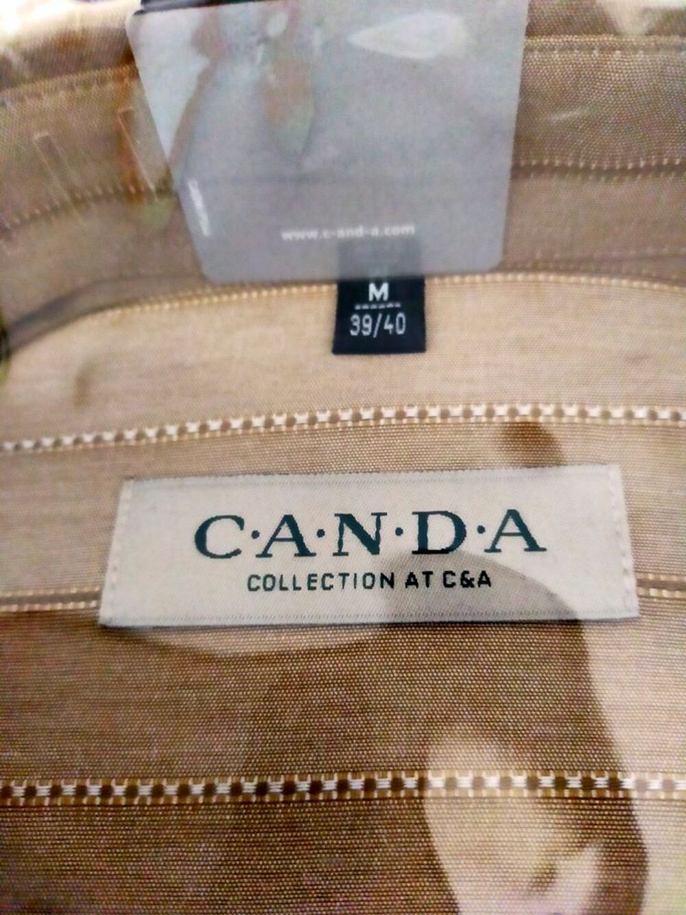 chemise C.A.N.D.A beige fonc&eacute; &agrave; l&eacute;g&egrave;res rayures blanches col Vêtements