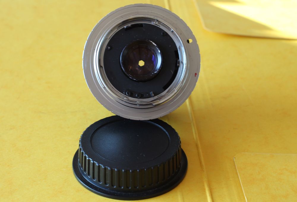 Objectif Yashica 2.8 28 avec bague Canon EF Photos/Video/TV