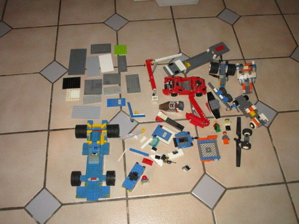 VIEUX LOT LEGO FORMULE 1 + DIVERS Jeux / jouets