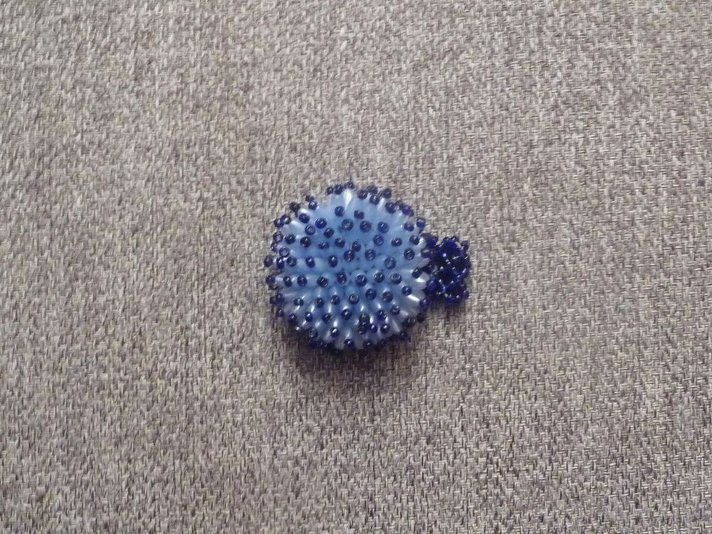 Bague Ronde Fleur en Perles Bleu Clair et Bleu Marine Bijoux et montres