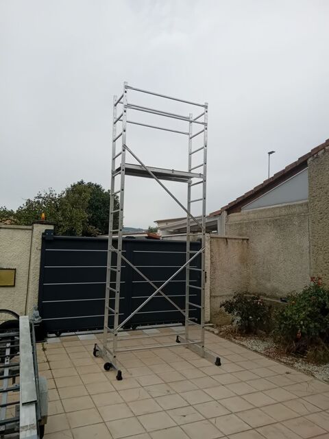 &Eacute;chafaudage aluminium 5 metres  hauteur  160 26500 Bourg-lès-valence