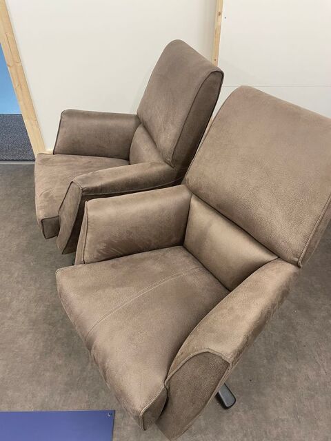 2 fauteuils tv cuir marque H et H comme neufs 350 Toulouse (31)