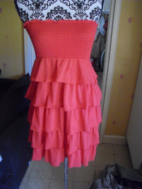 robe bustier corail a volants NAF NAF taille M 15 Lyon 5 (69)