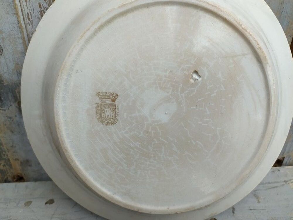 Assiette Plat Creux au Coq Fa&iuml;ence de Gien Terre de Fer 
Décoration