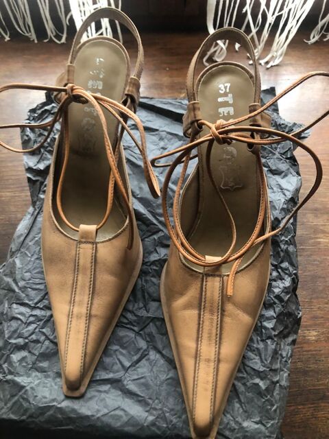 Escarpins cuir 37 8 Passavant-la-Roch�re (70)
