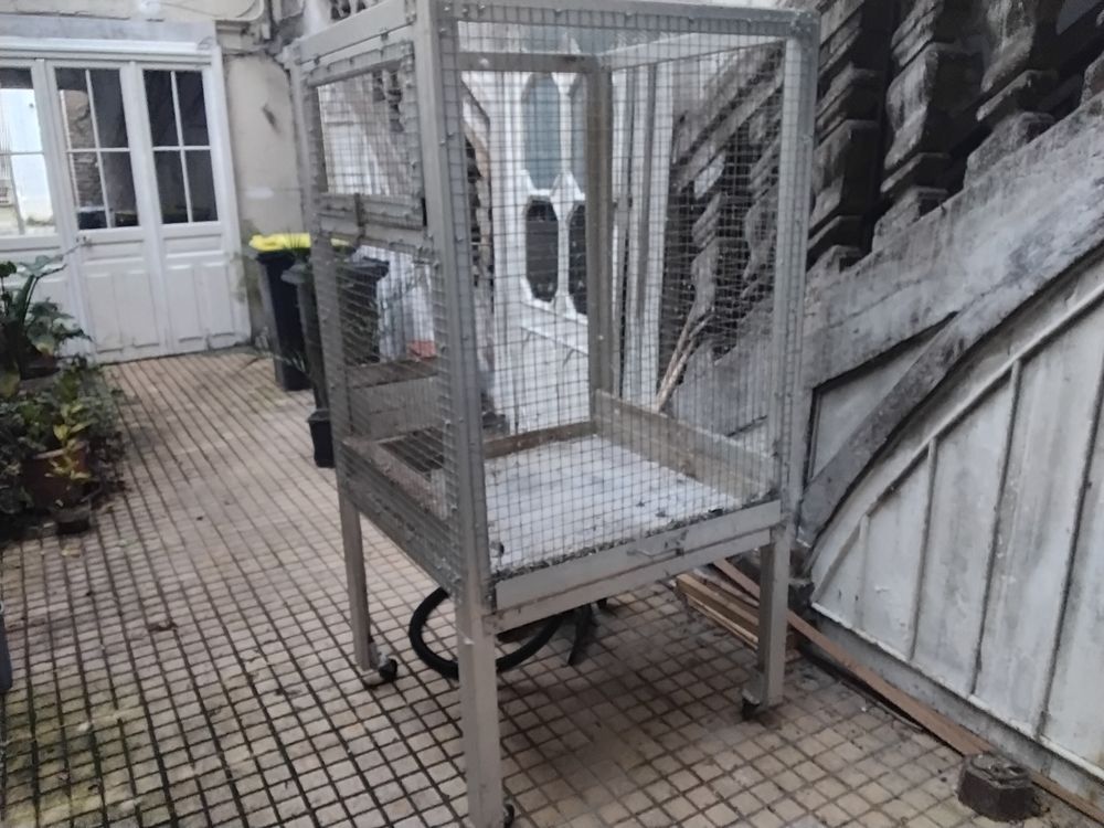   Cage 