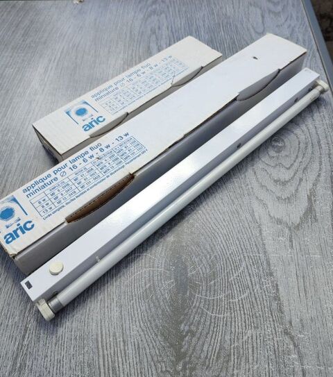 
Applique pour lampe fluo 15 Bo�sses (45)