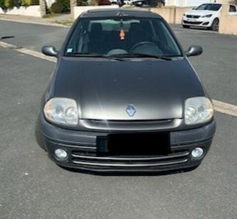Renault Clio II Clio 1.2i RXE 2001 occasion Mouchamps 85640