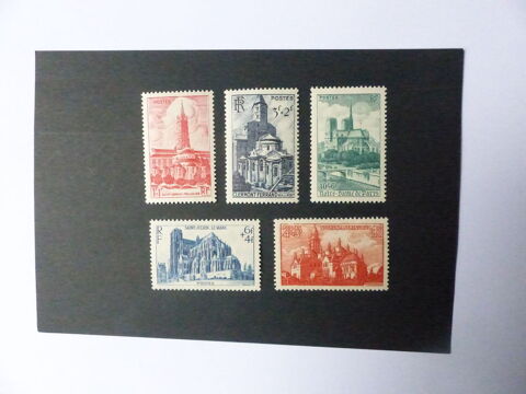 TIMBRES  772 / 776  NEUFS **  COTE  12 €
2 Le Havre (76)
