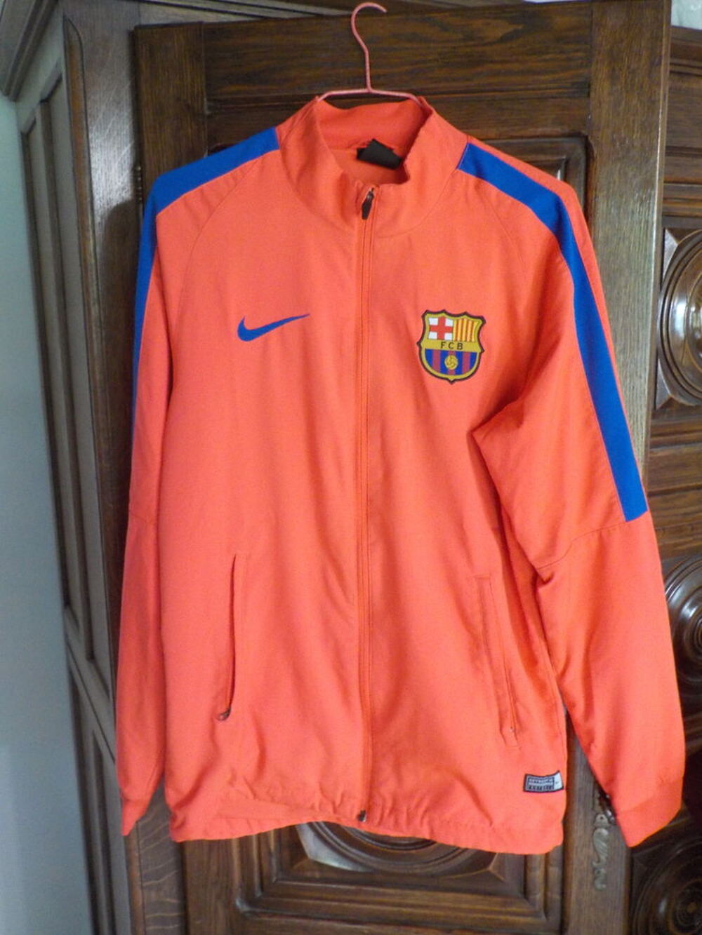 VESTE NIKE FCB (Barcelone) Taille S Vêtements