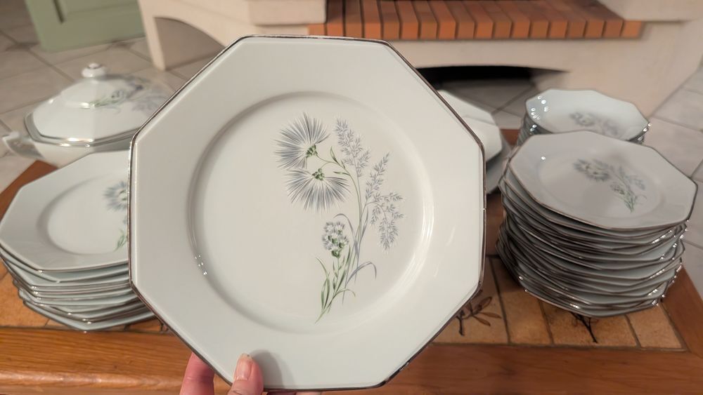 Ensemble vaisselle Limoges "Bleuets"
Décoration