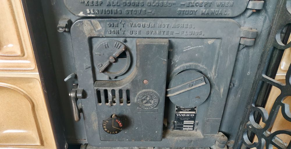 Po&ecirc;le &agrave; bois en fa&iuml;ence Electroménager