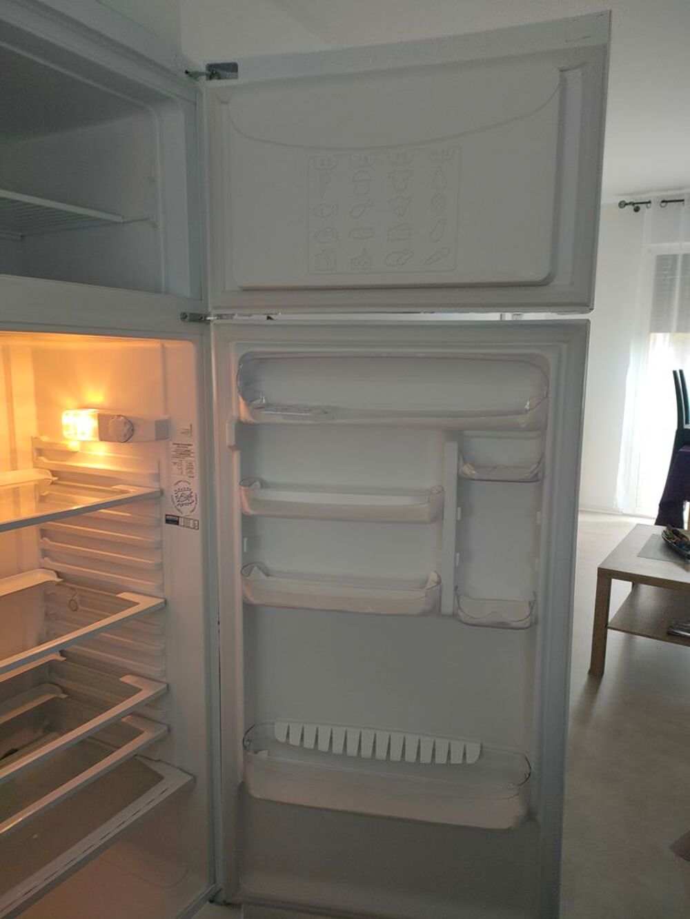 R&Eacute;FRIG&Eacute;RATEUR 2 PORTES INDESIT / 412 Litres Electroménager