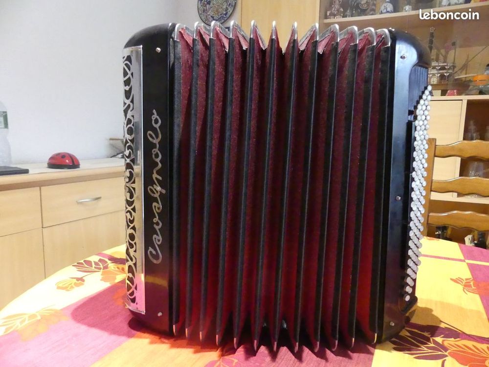  accord&eacute;on CAVAGNOLO Instruments de musique