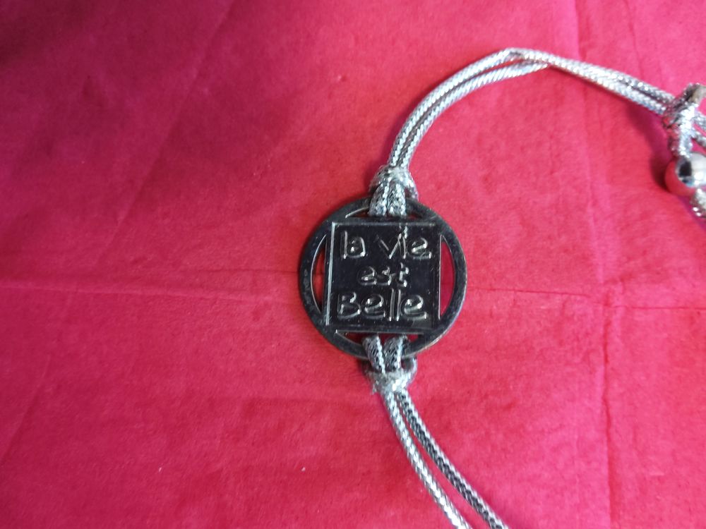 BRACELET "la vie est belle" Caroline LISFRANC Bijoux et montres