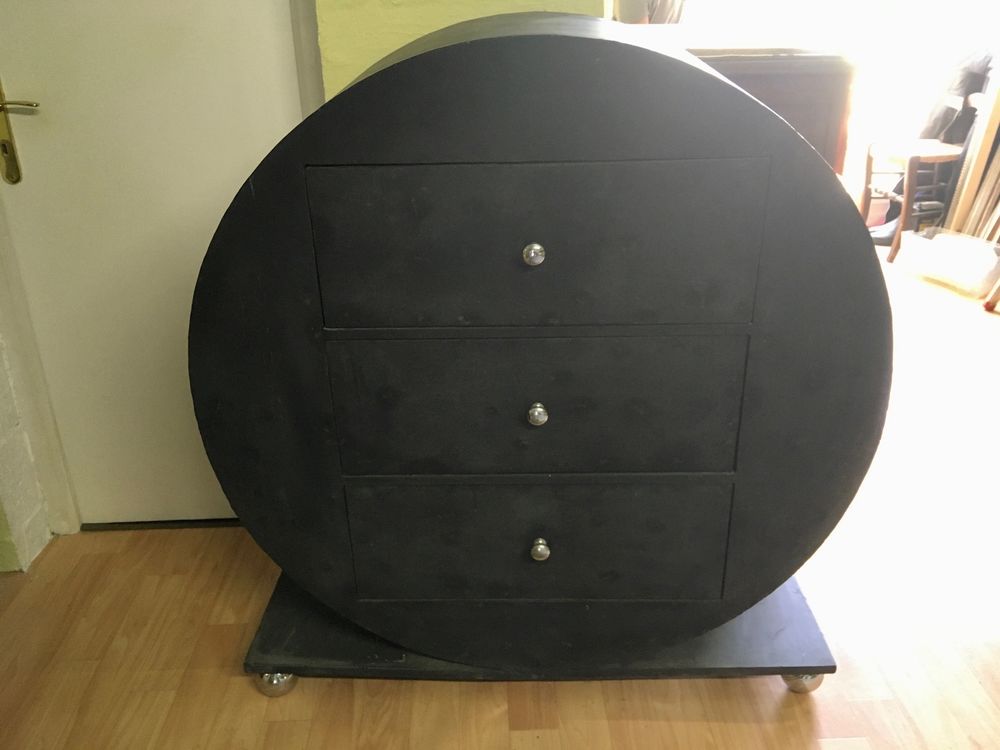 Commode ronde en fer Meubles
