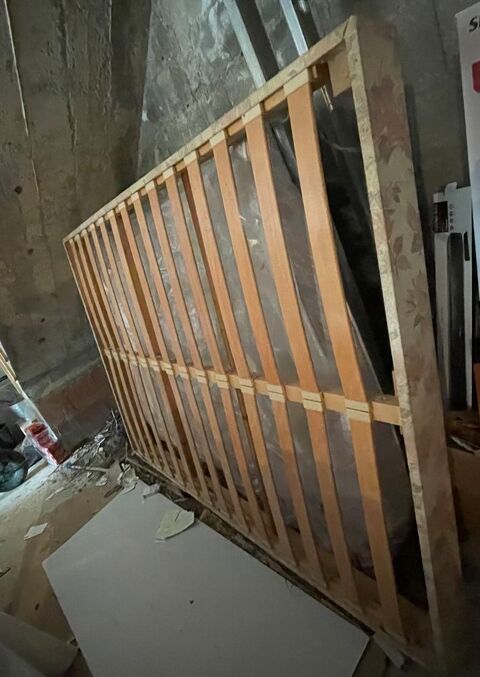 Donne sommier � lattes et son matelas 140cm 0 Castillon-de-Saint-Martory (31)