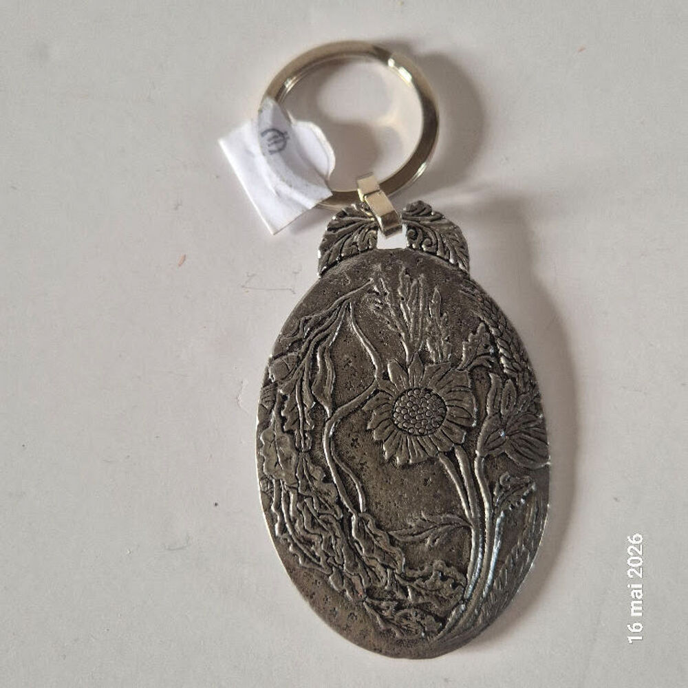 porte clefs en &eacute;tain massif, fait France, t&ecirc;te d' &eacute;pagneul e 