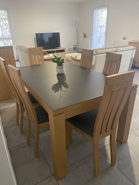 Table ch�ne clair et plateau en c�ramique. 1350 Saint-Galmier (42)