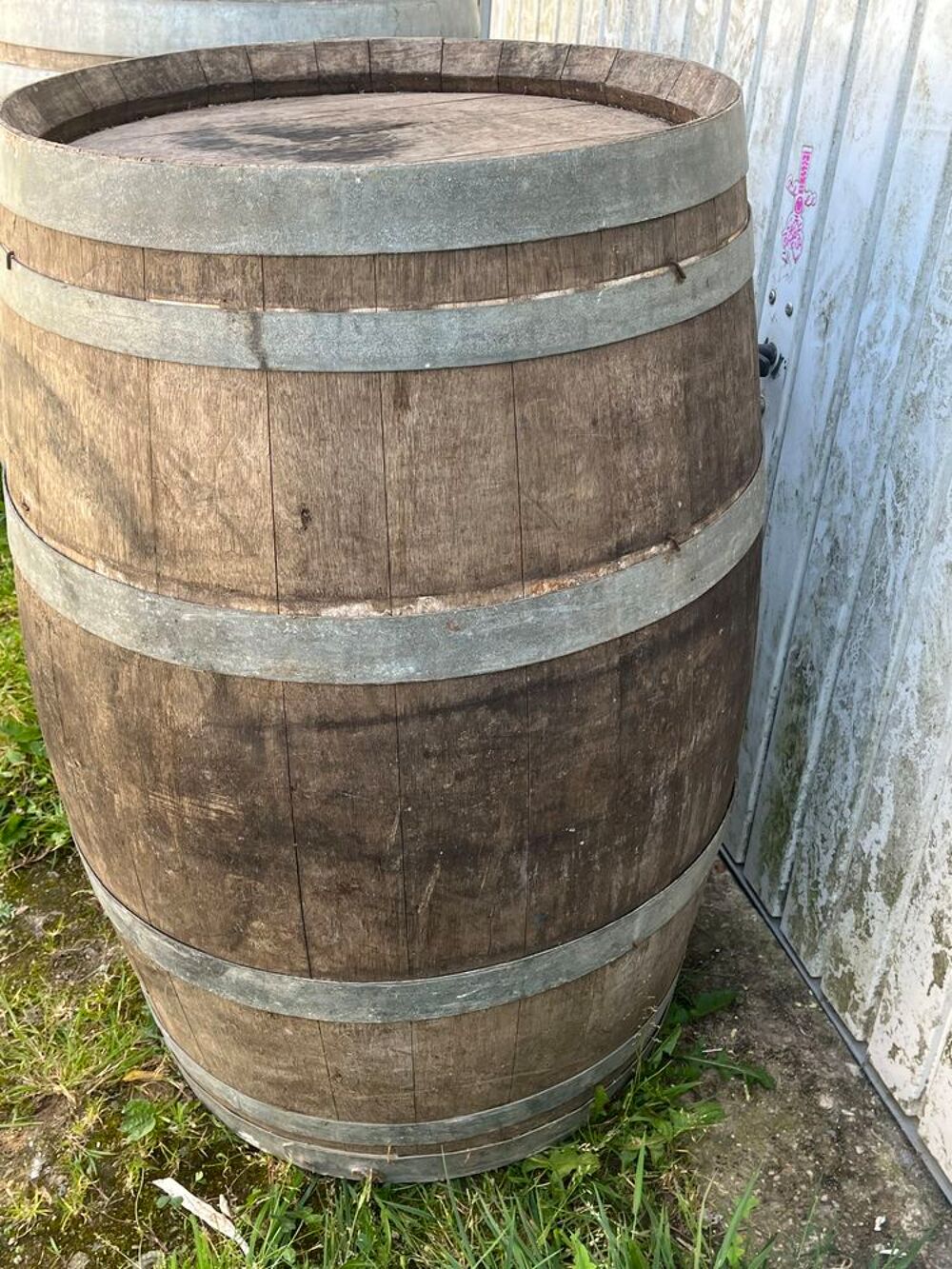 Lot de deux tonneaux en bois Meubles