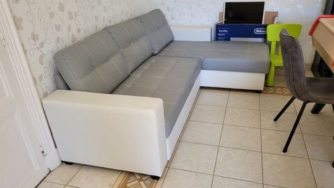 canap� convertible en couchage + coffre. 400 L'Hermenault (85)