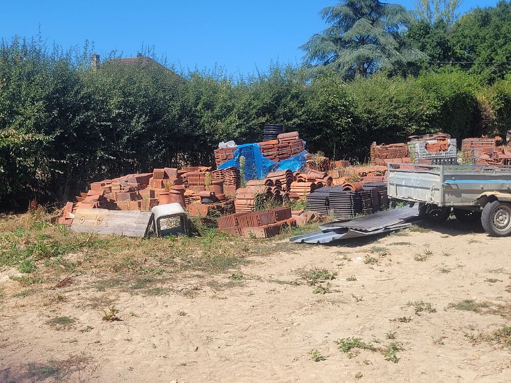 TUILES ET FAITAGE Bricolage