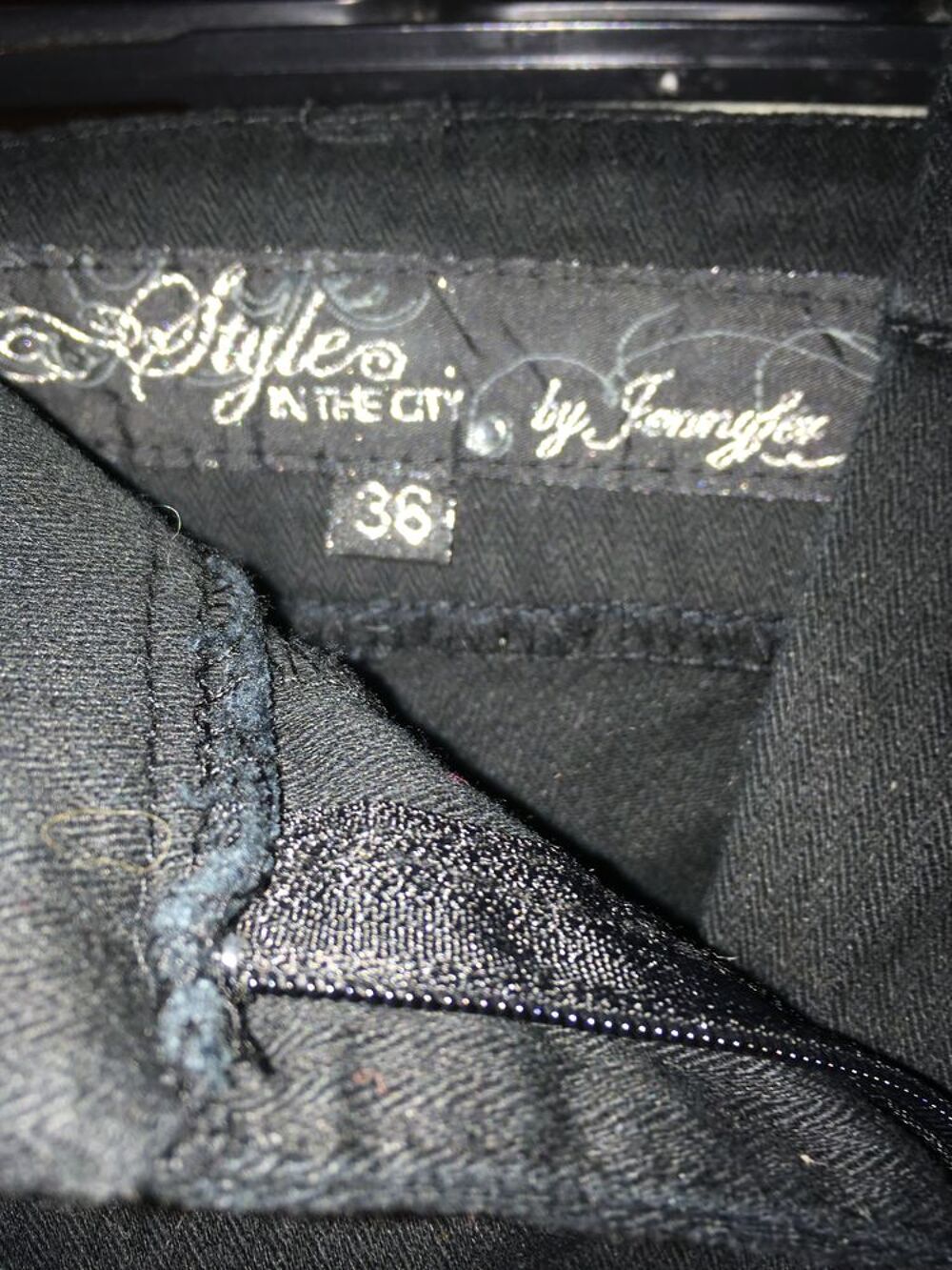 Jolie petit short noir taille 36 Vêtements