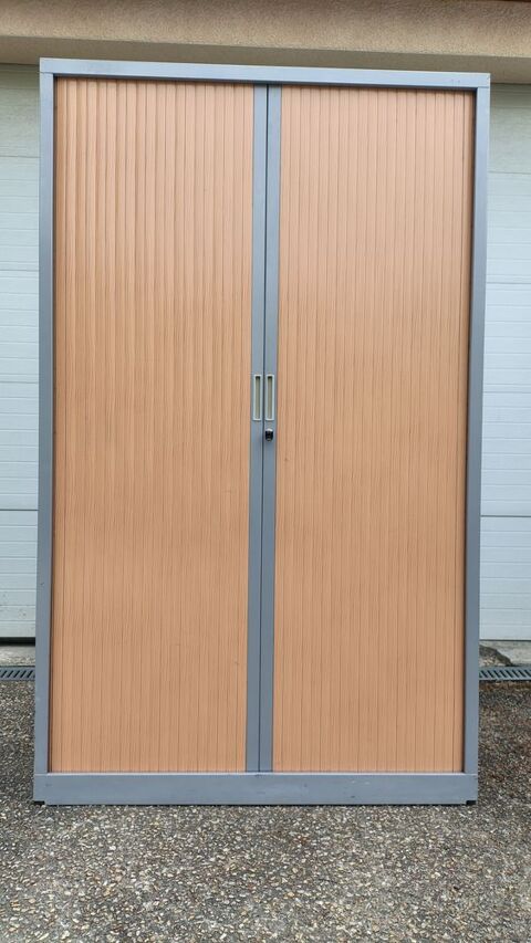 2 armoires hautes mtallique portes  rideaux TBE 360 Nantes (44)