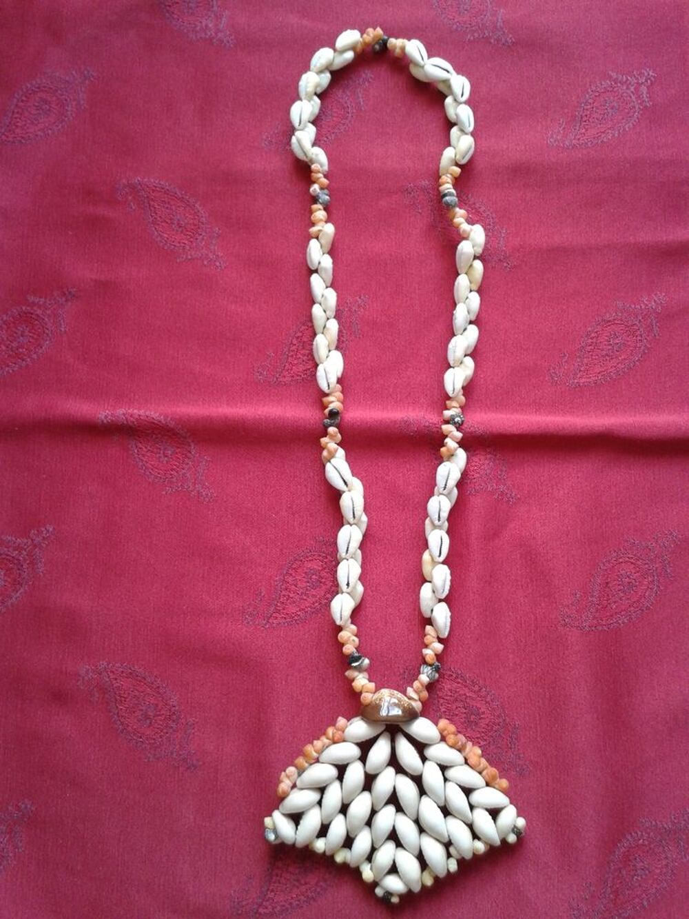 Collier ancien tahitien ann&eacute;es 70 Bijoux et montres