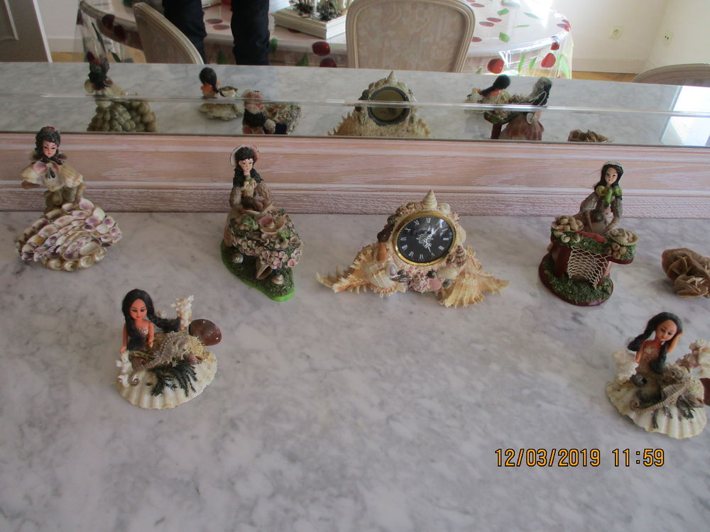Horloge + 5 poup&eacute;es en coquillages+cendrier+piques Décoration