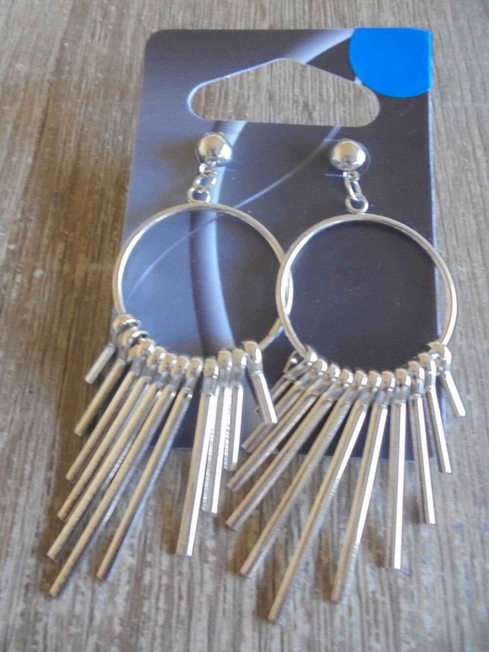 Cr&eacute;oles &agrave; pendants (28b) Bijoux et montres