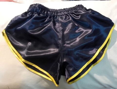 Short Nylon Satin Vintage Marine/liseré jaune Taille S 40 28 Lyon 3 (69)