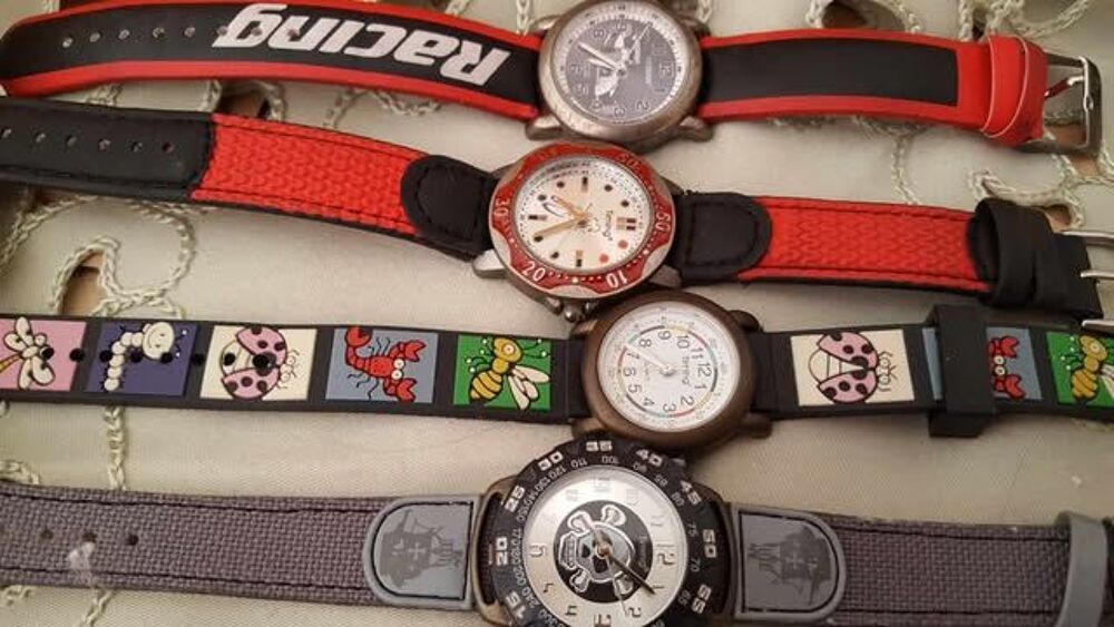  Dix montres sport unique+ coffret vitr&eacute; de valeur N&deg;1345 Bijoux et montres