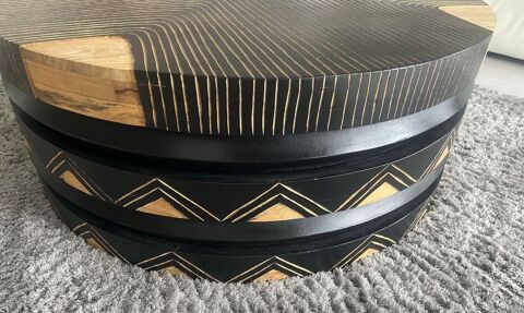 Table basse de salon ronde en manguier sculpt� bicolore 235 Dole (39)