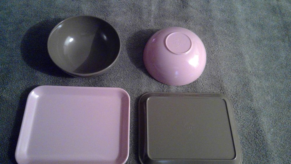 LOT 2 BOLS ET 2 PLATEAUX
MARRON ET ROSE
Cuisine