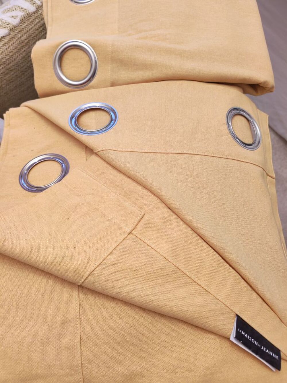 Paire de rideaux opaques jaune camel marque Bouchara Décoration