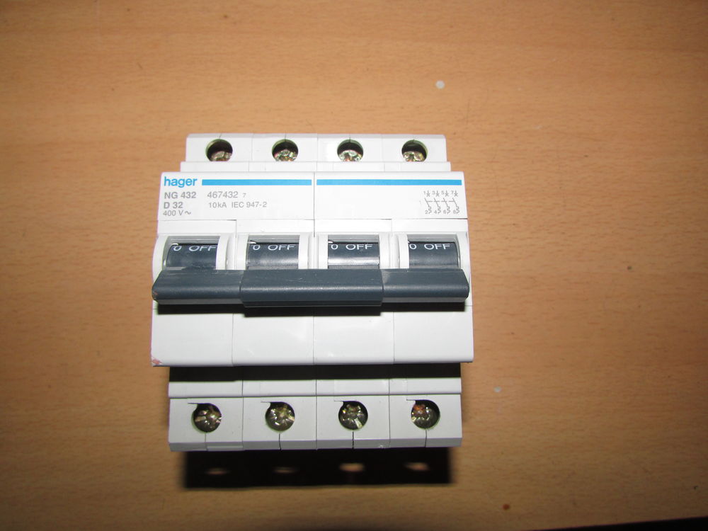 disjoncteur hager tetra 32 Amp courbe D Bricolage