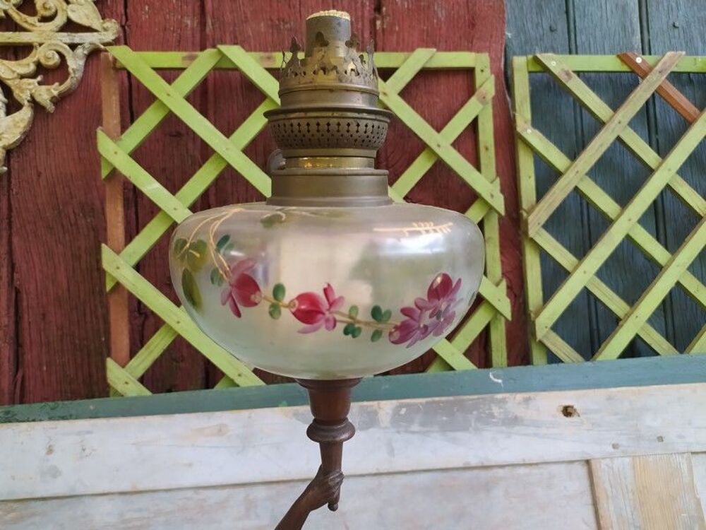 Lampe &agrave; P&eacute;trole Sculpture Femme La Reconduite H.Honor&eacute; Pl&eacute; 